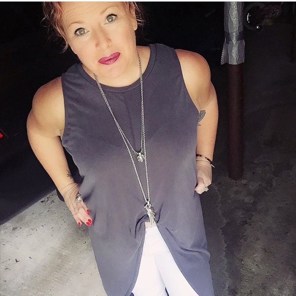 Astr the Lable gray high low hem top